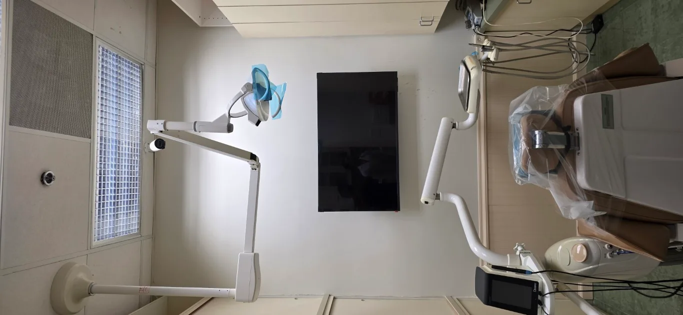 Modern dental treatment room with advanced equipment at Peninsula Dentistry